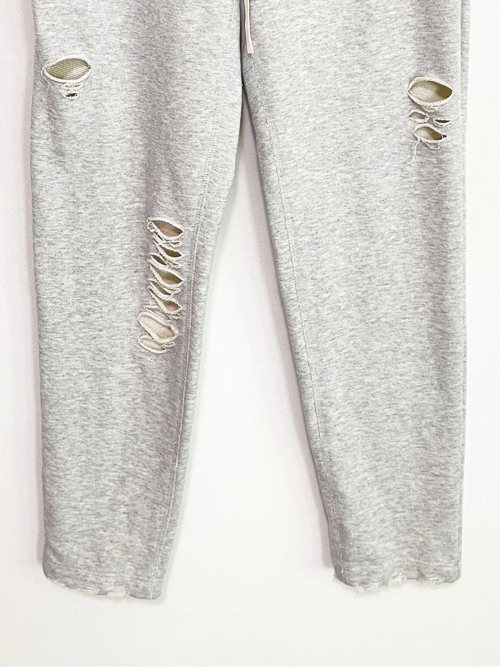 BOGO! ALO Yoga Distressed Ripped Sweatpants Heather Gray Size Large - Picture 6 of 10